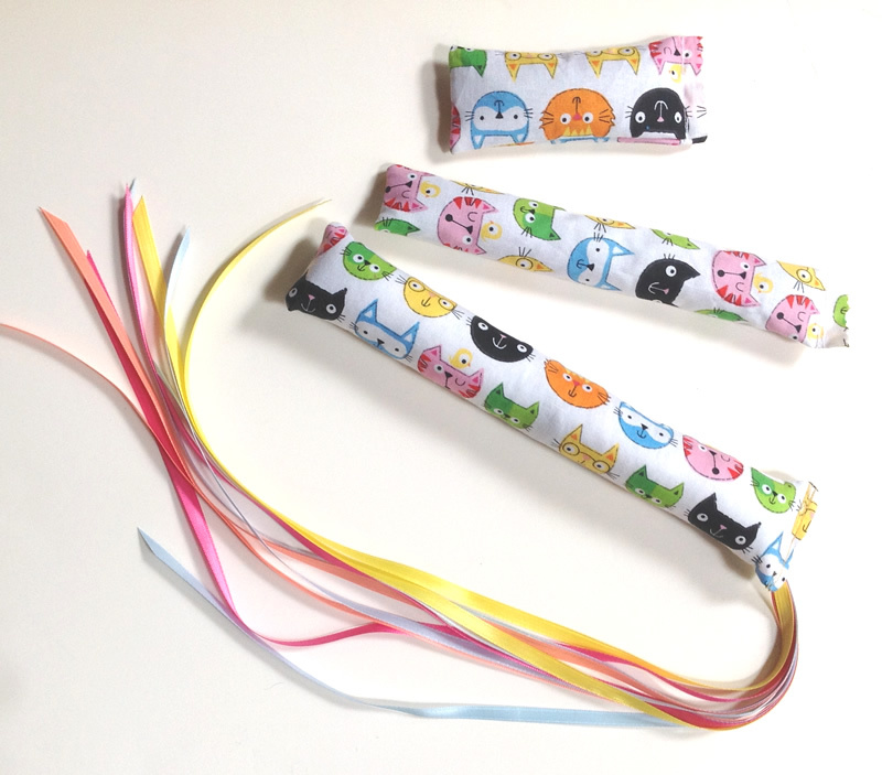 Cartoon Cat Faces Ribbon Wands, Kickers & Mini-Nips Cartoon Cat Faces Ribbon Wands, Kickers & Mini-Nips