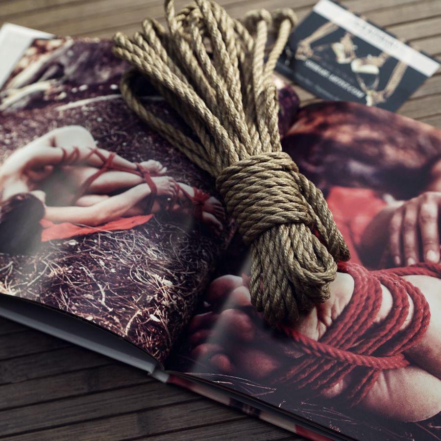 Livre Shibari / Seb Kinbaku Livre Shibari / Seb Kinbaku