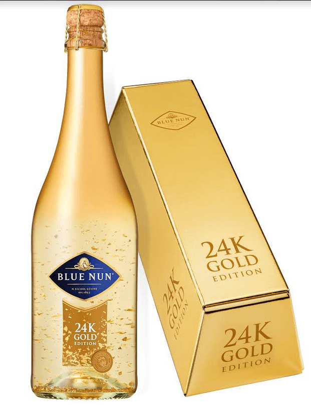 Шампанское с золотом. Игристое Blue nun 24k Gold Editions. Шампанское Blue nun 24k. Вино Blue nun 24k Gold. Gold Edition Dry шампанское.