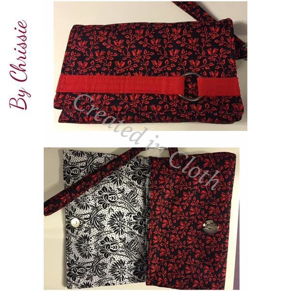 The Kiss Clutch