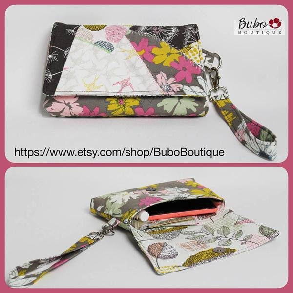 The Kiss Clutch