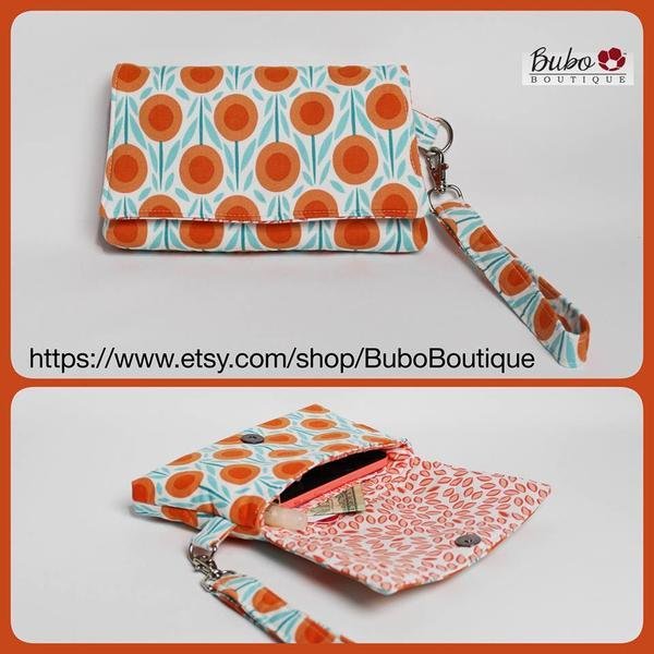 The Kiss Clutch