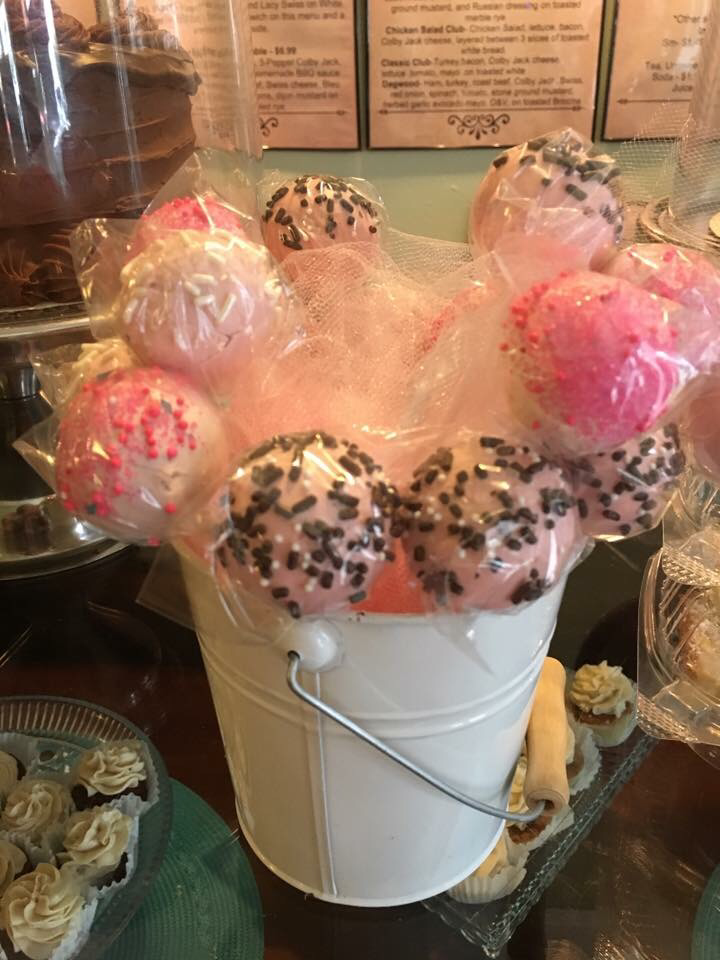 Dozen Cake Pops 00020