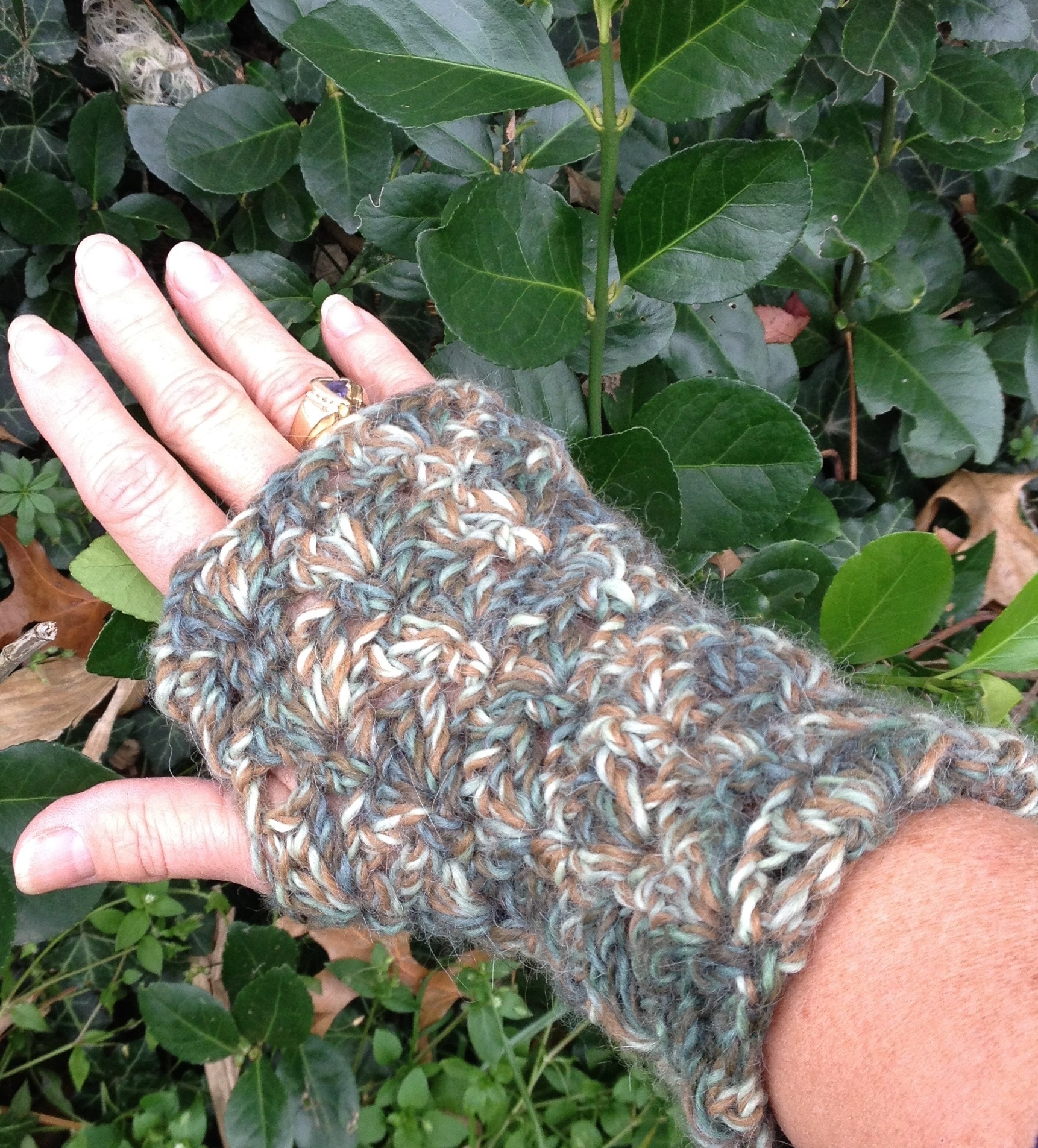 Lacey Alpaca Fingerless Mitts - Camo 17659