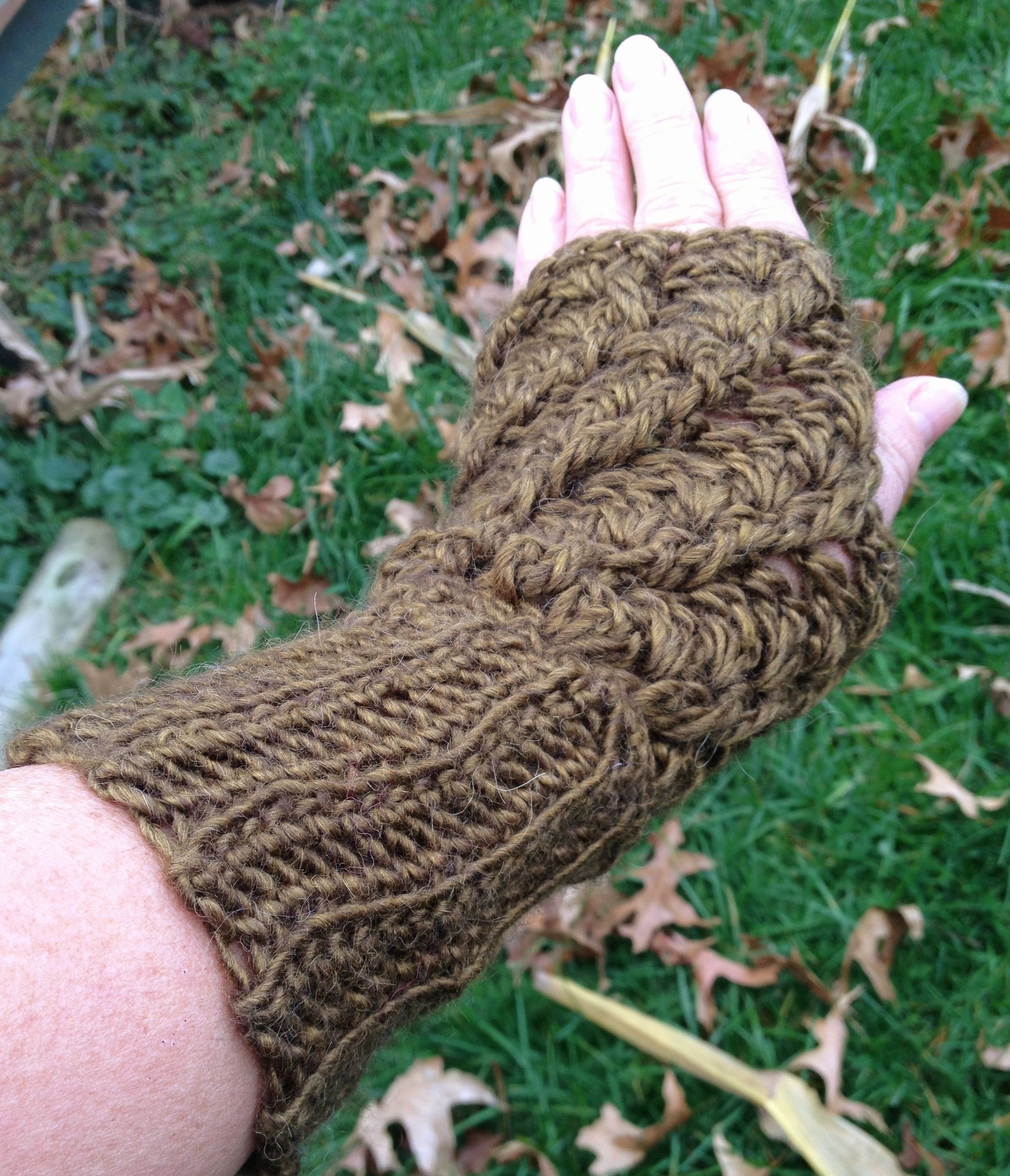 Twisted Stitch Fingerless Gloves - Astral 17663