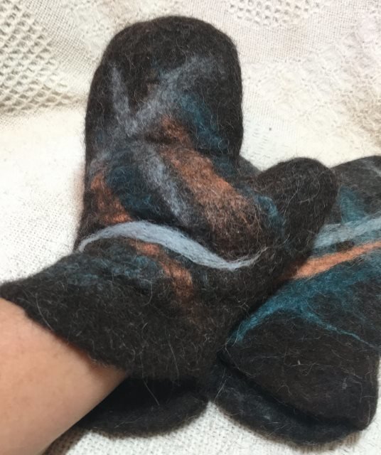 Mitten Wet Felting Class 00054