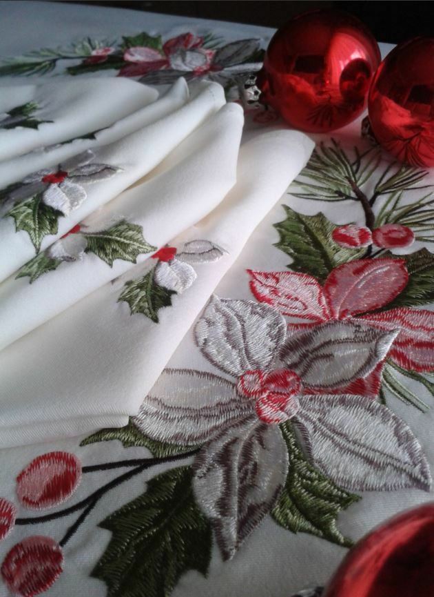 Christmas garland Machine Embroidery Design