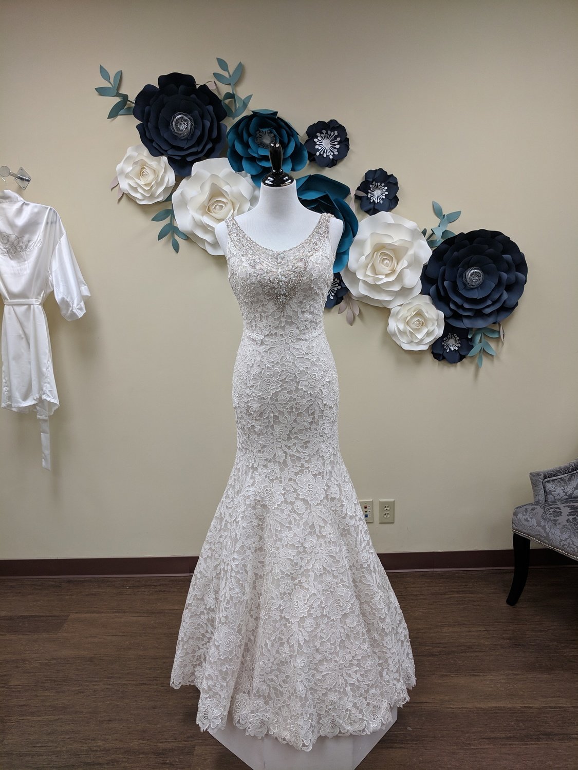 Allure Bridal Heavy Beading And Thick Lace Gown Size 8