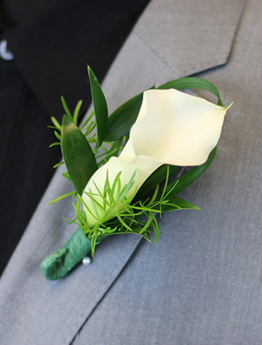 Calla Lily Boutonniere 030A134-6401