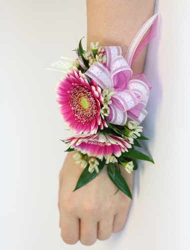 Double Mini Gerbera Daisy Wristlet 030A142-6401