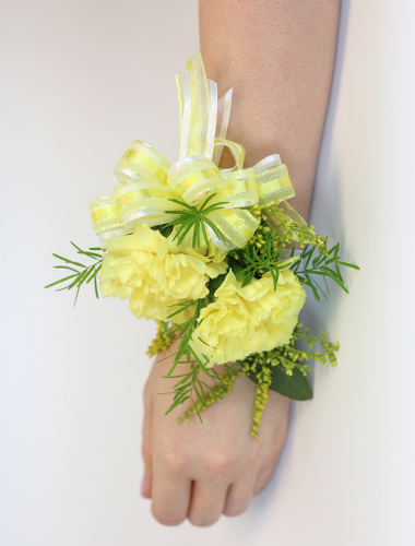 Double Carnation Wristlet 030A143-6401