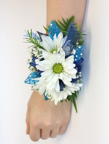 Daisy Wristlet 030A144-6401