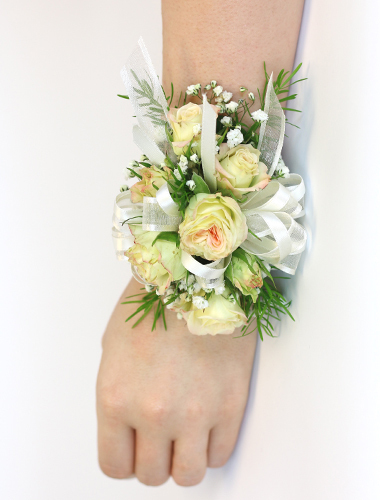 Spray Rose Wristlet 030A145-6401