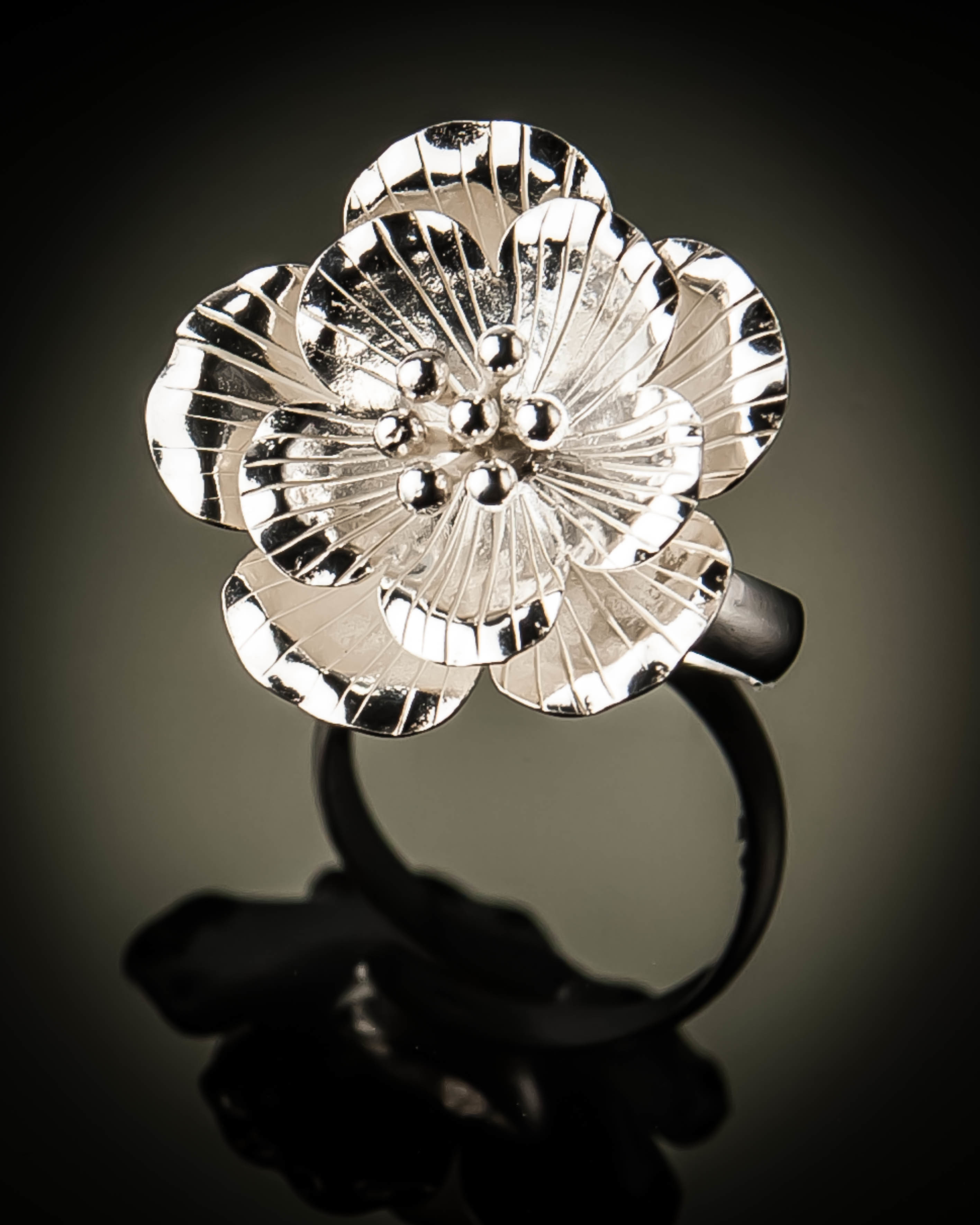 Sterling Silver Elegant Hibiscus Flower Ring R-09093