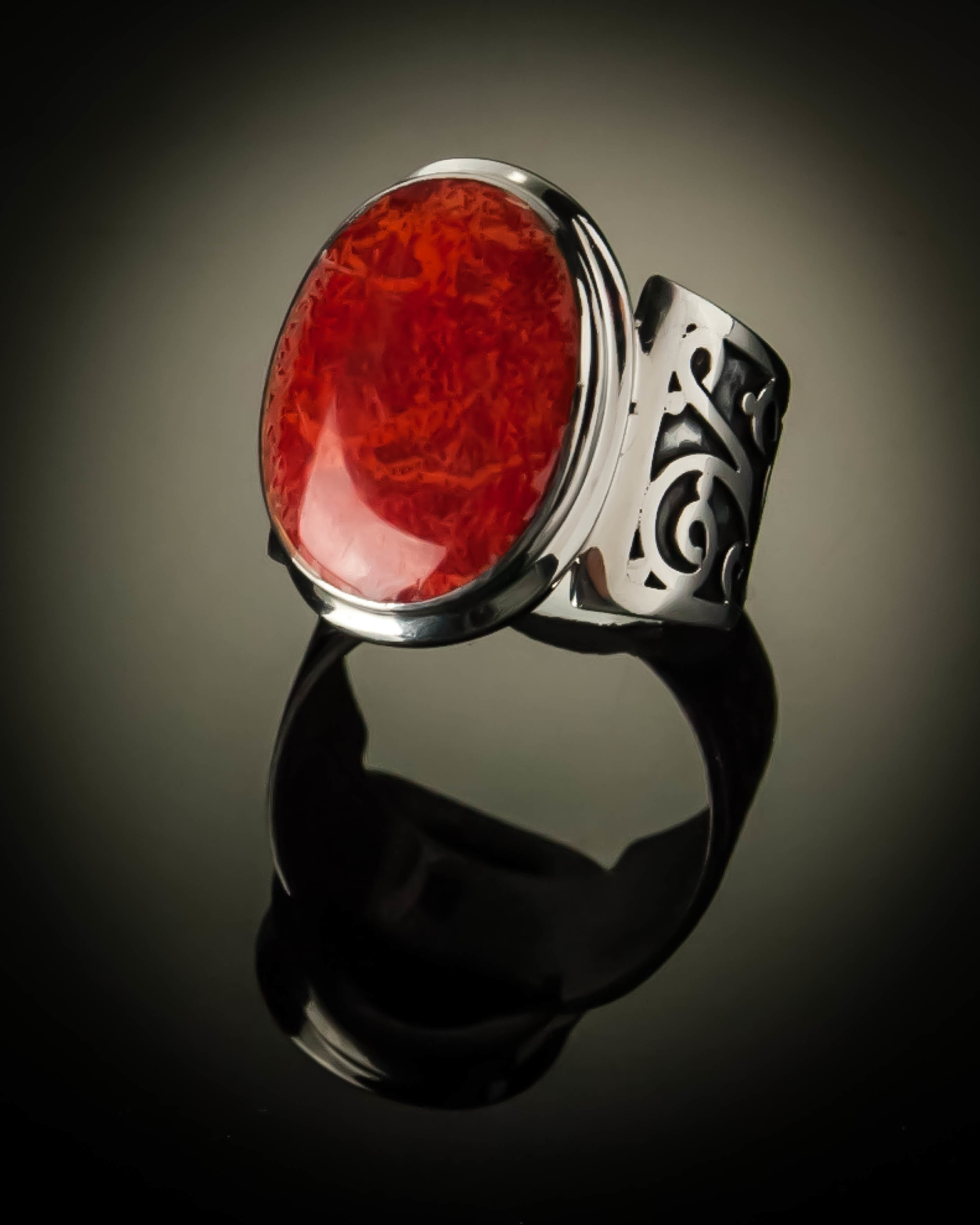 Vintage Sterling Silver Unisex Ring R-09080 Red Coral