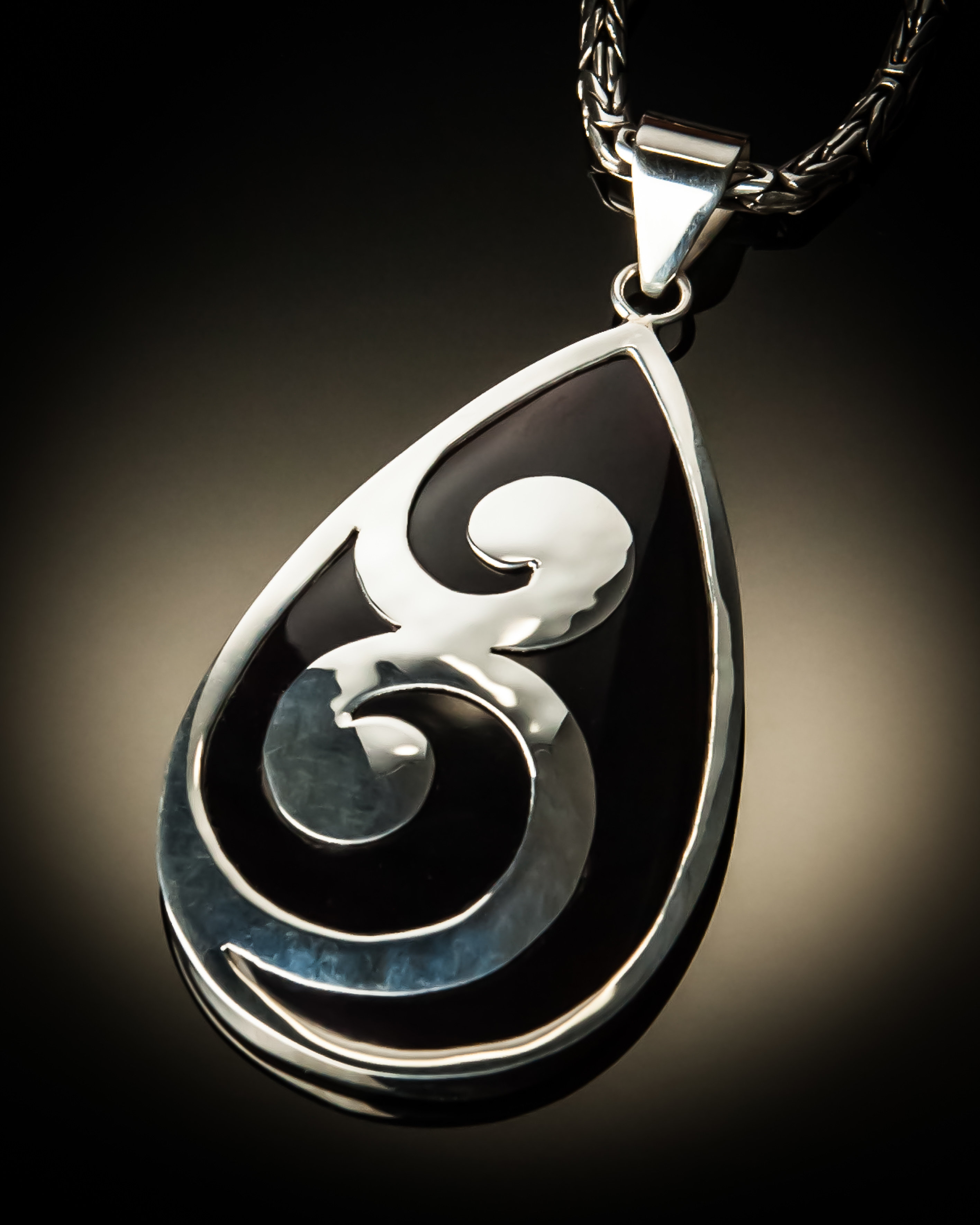 Black Shell Sterling Silver Ying Yang Pendant P-09021 Black Shell