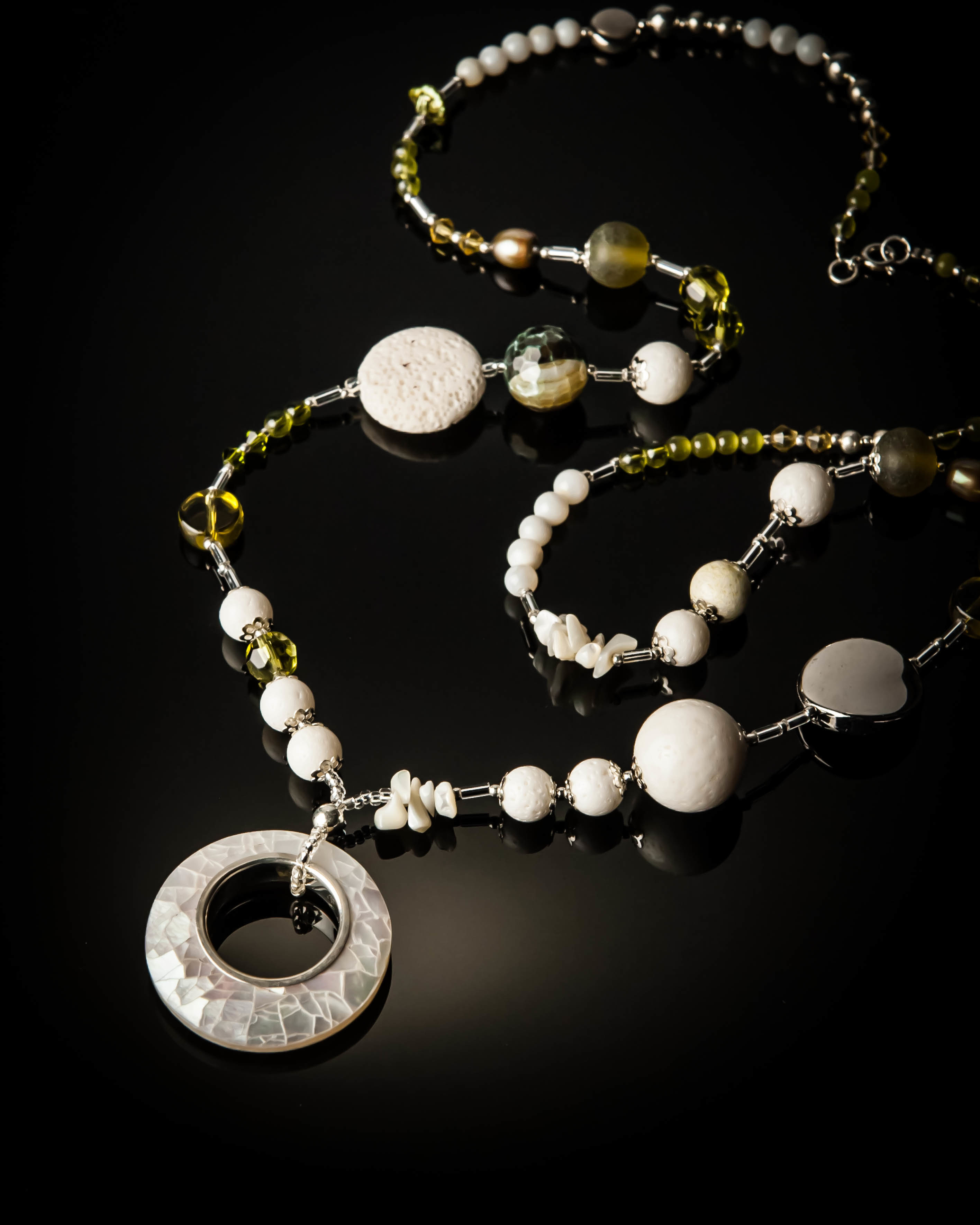 Mother of Pearl White Coral Green Necklace 958