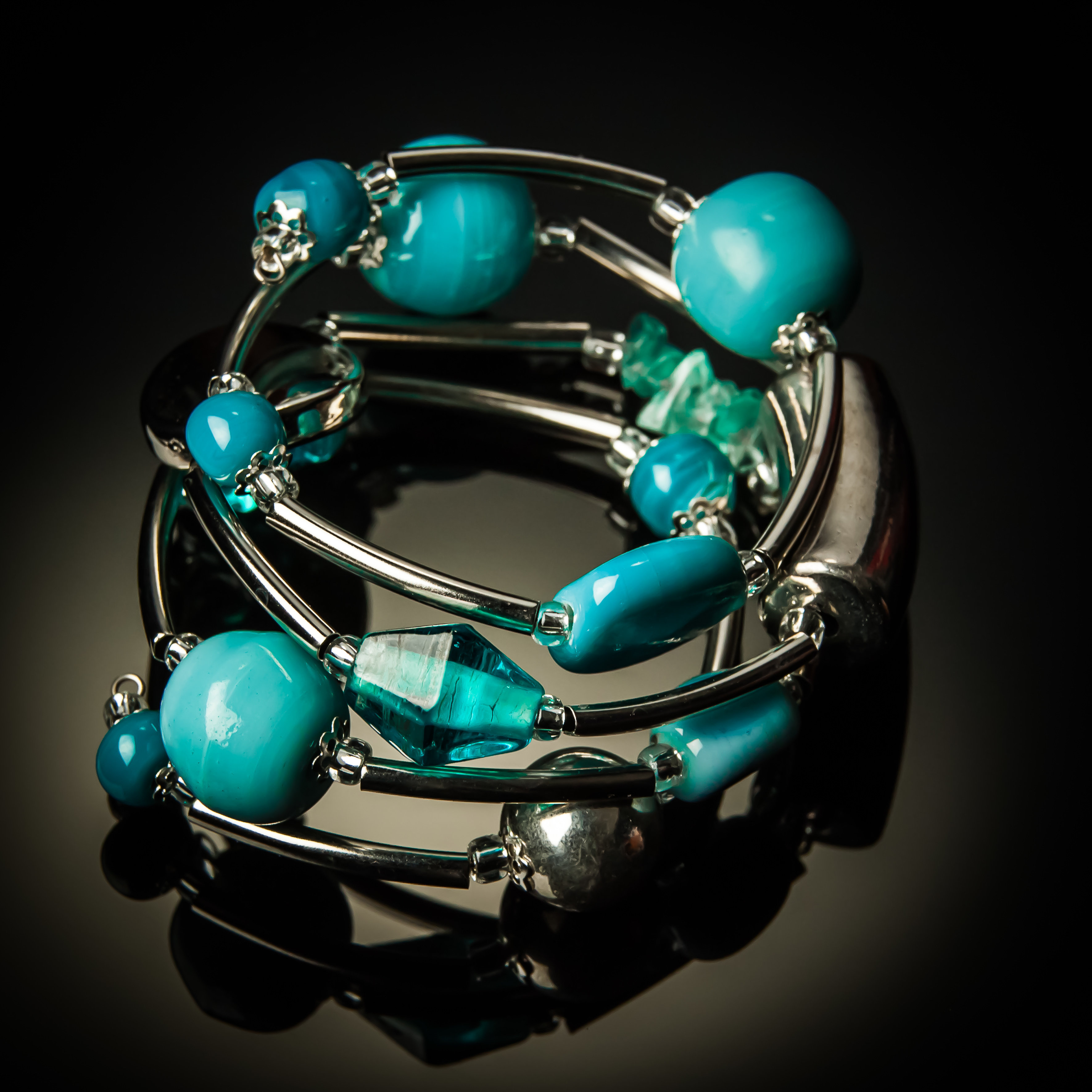 Light Blue Glass Twist Bracelet 624