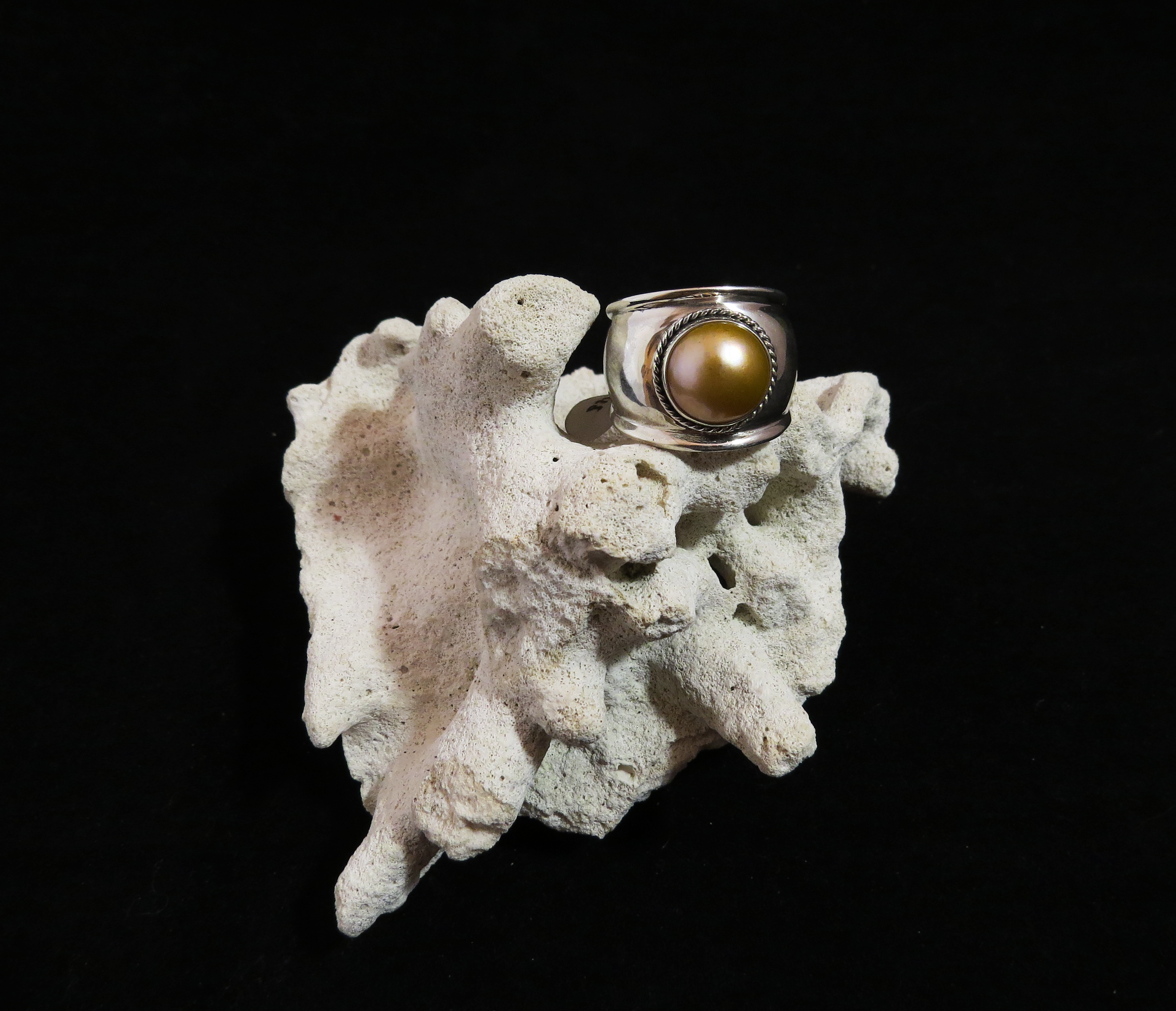 Sterling Silver Gold Mabe Pearl Ring R-09220 Gld