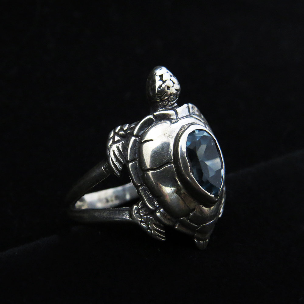Sterling Silver Sea Turtle with Blue Topaz R-ACC- Turtle