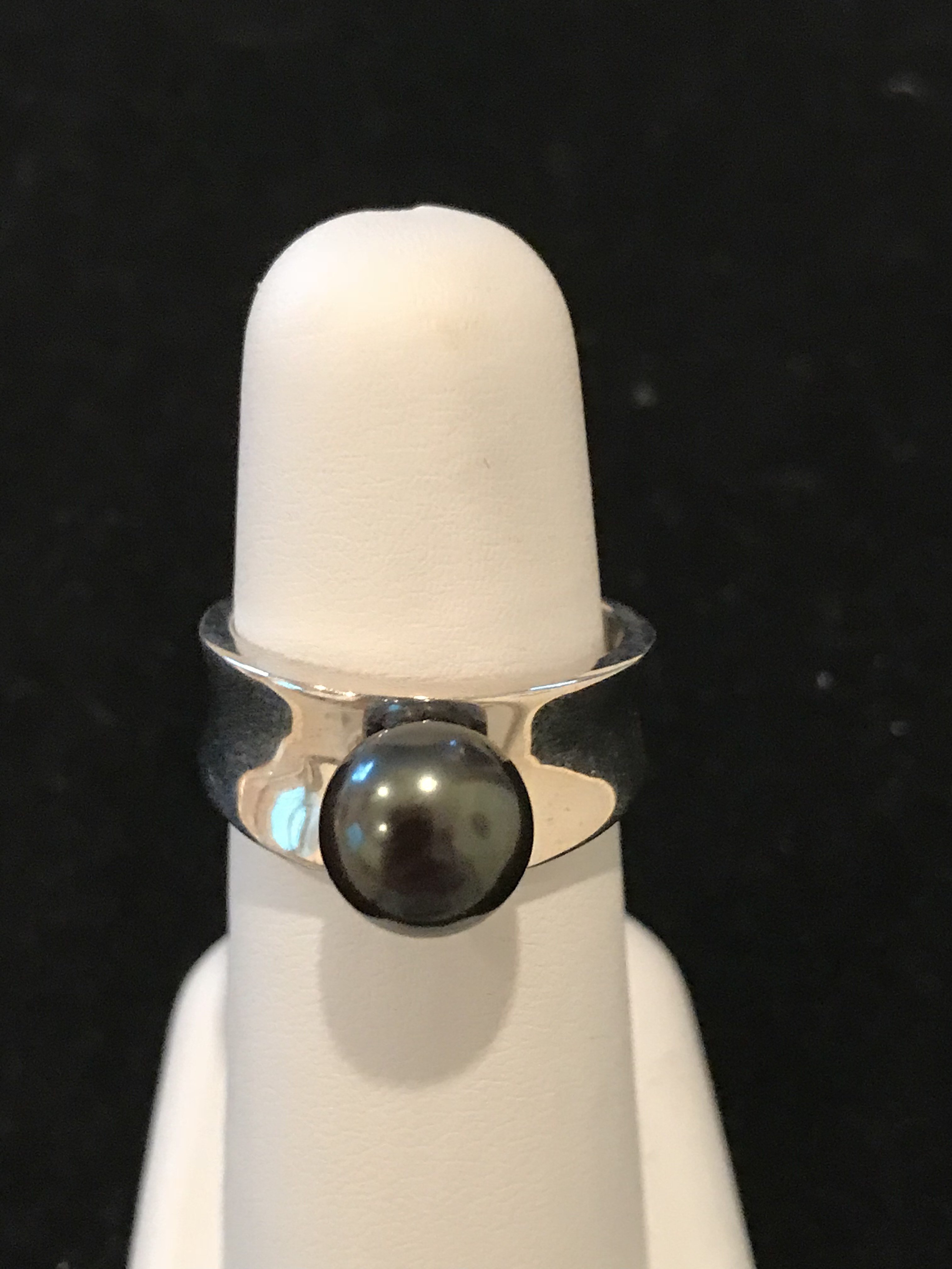 Sterling Silver Wide Band with Black Button Pearl R-09201 Blk Button Pl