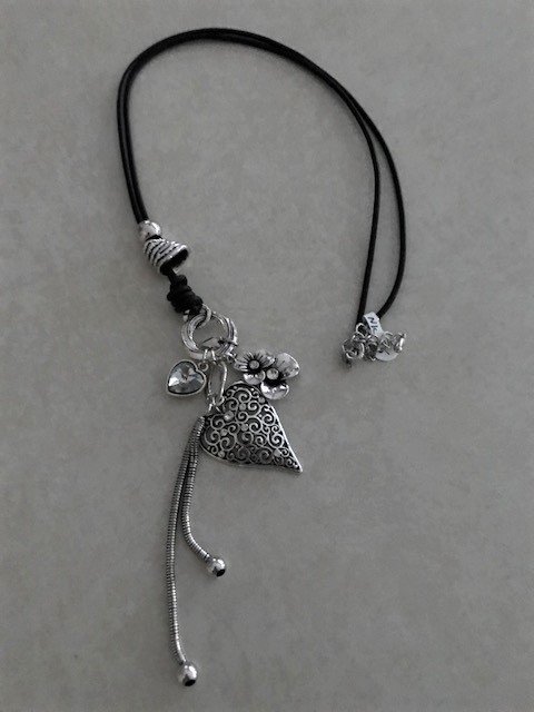 Leather Necklace with Antique Heart JNL-028-6122