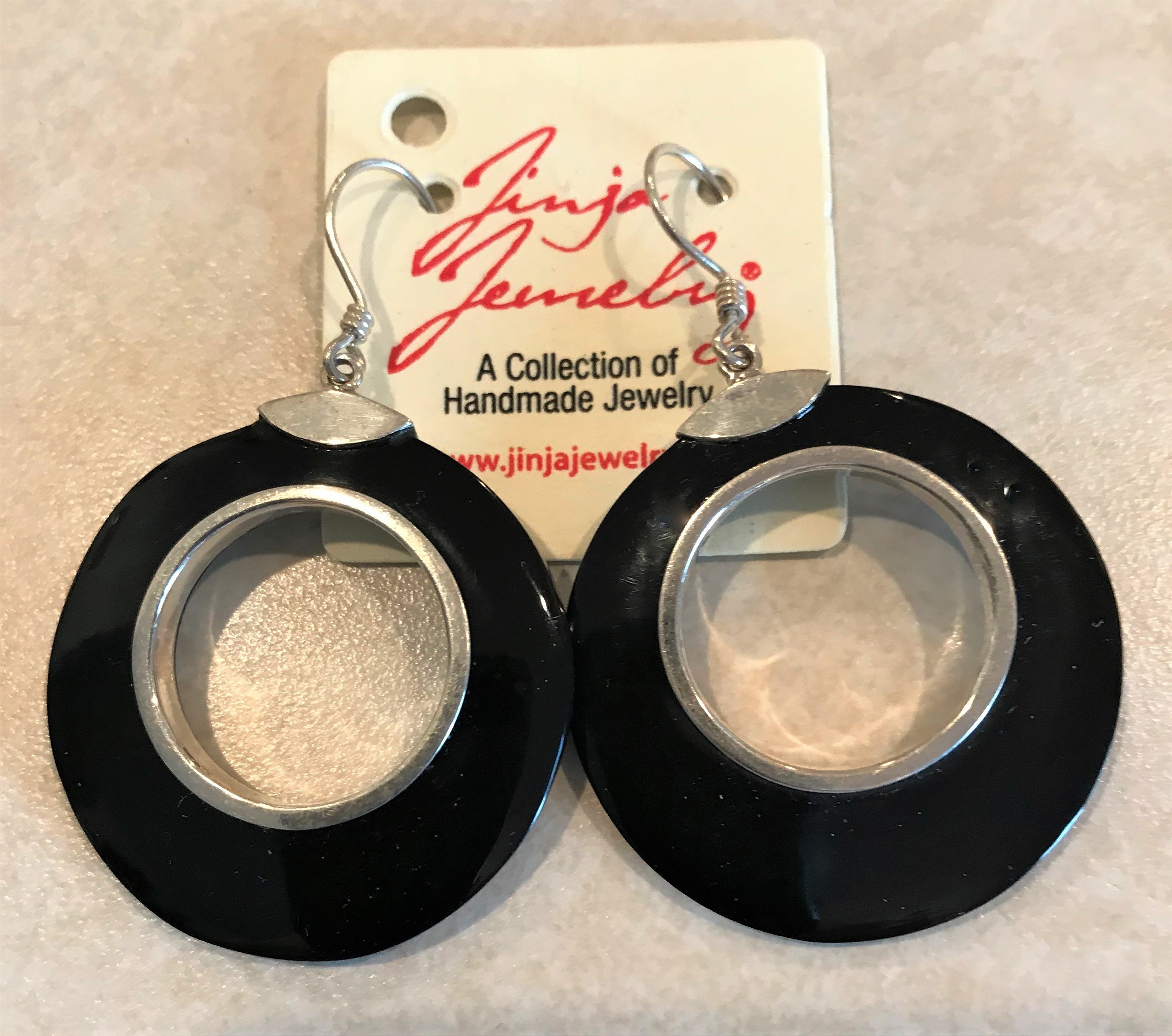 Sterling Silver Black Shell Round Open Earrings ER-09122-Blk