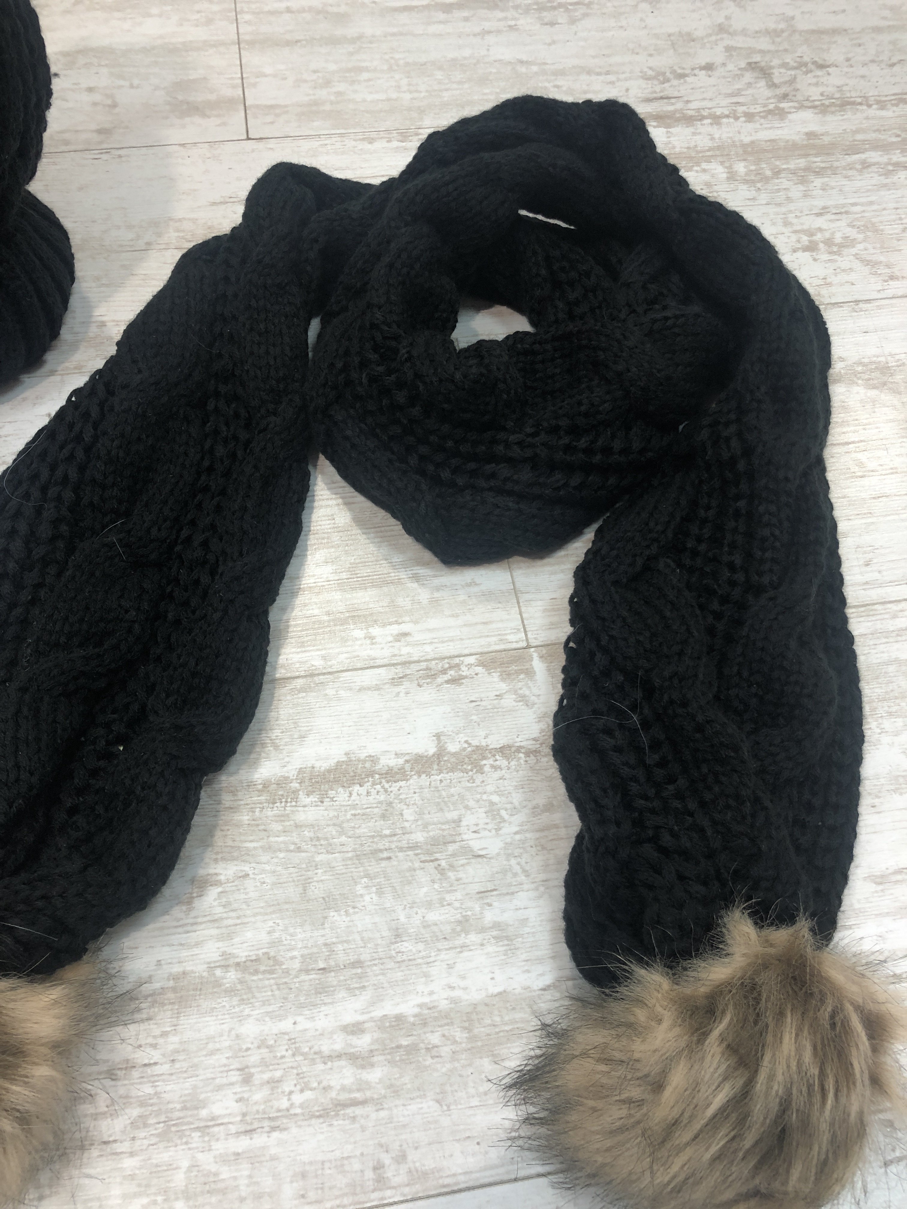 Hat And Scarf Set black