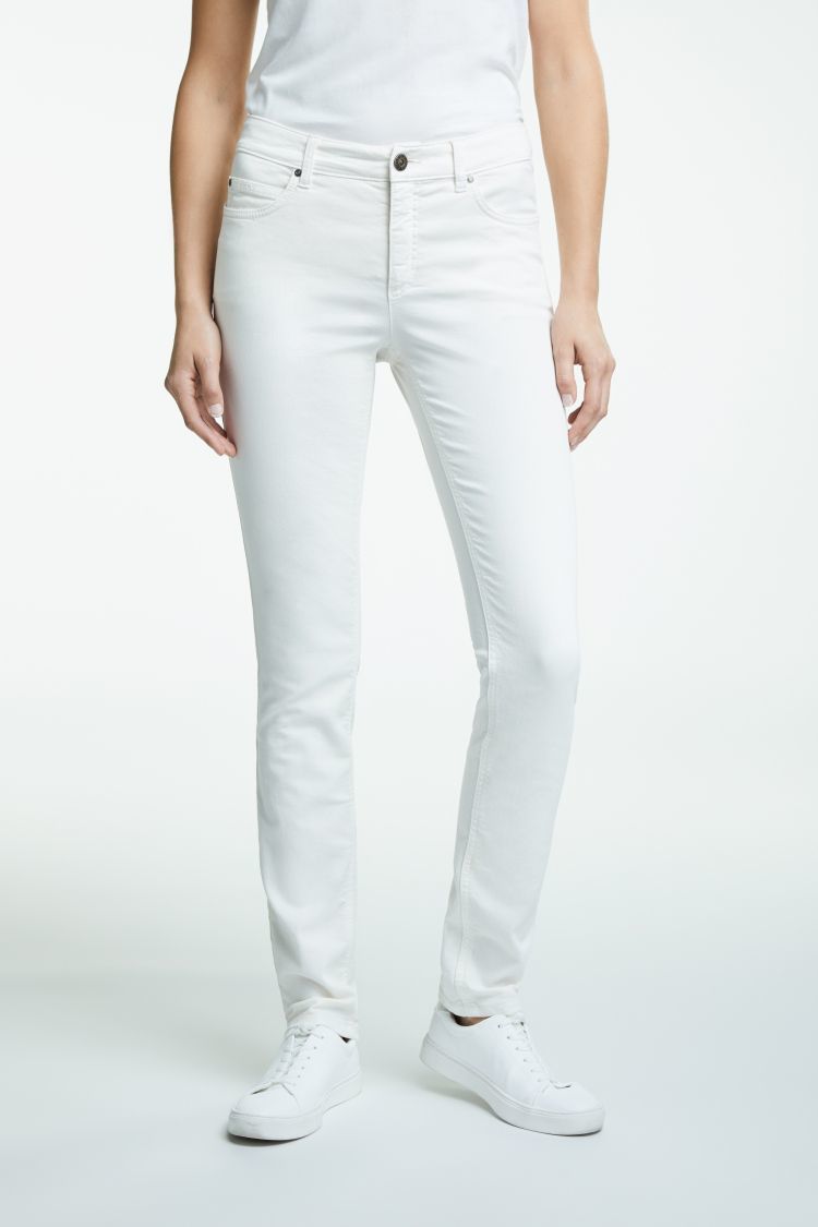 Slim Fit Jean in Cream