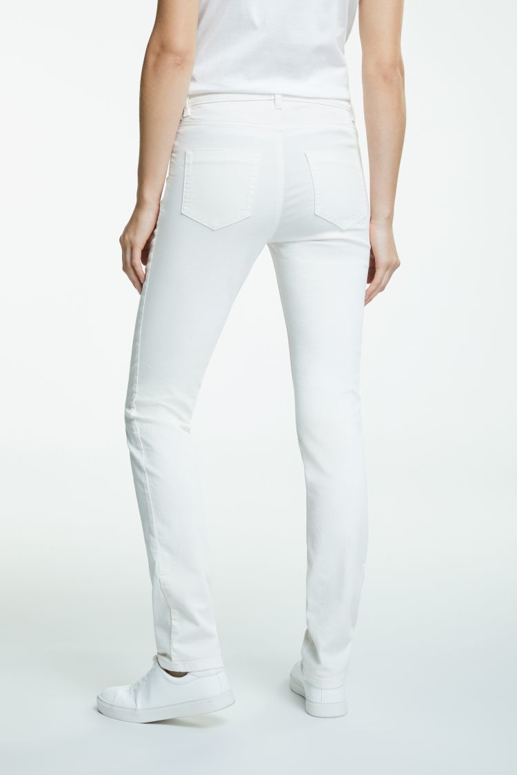 Slim Fit Jean in Cream