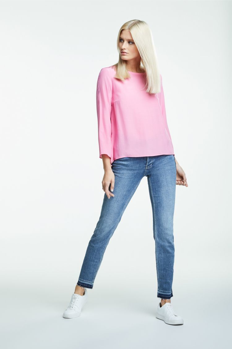 Bright pink top with 3/4 sleeves and dipped hem OUITOPDKPKx2