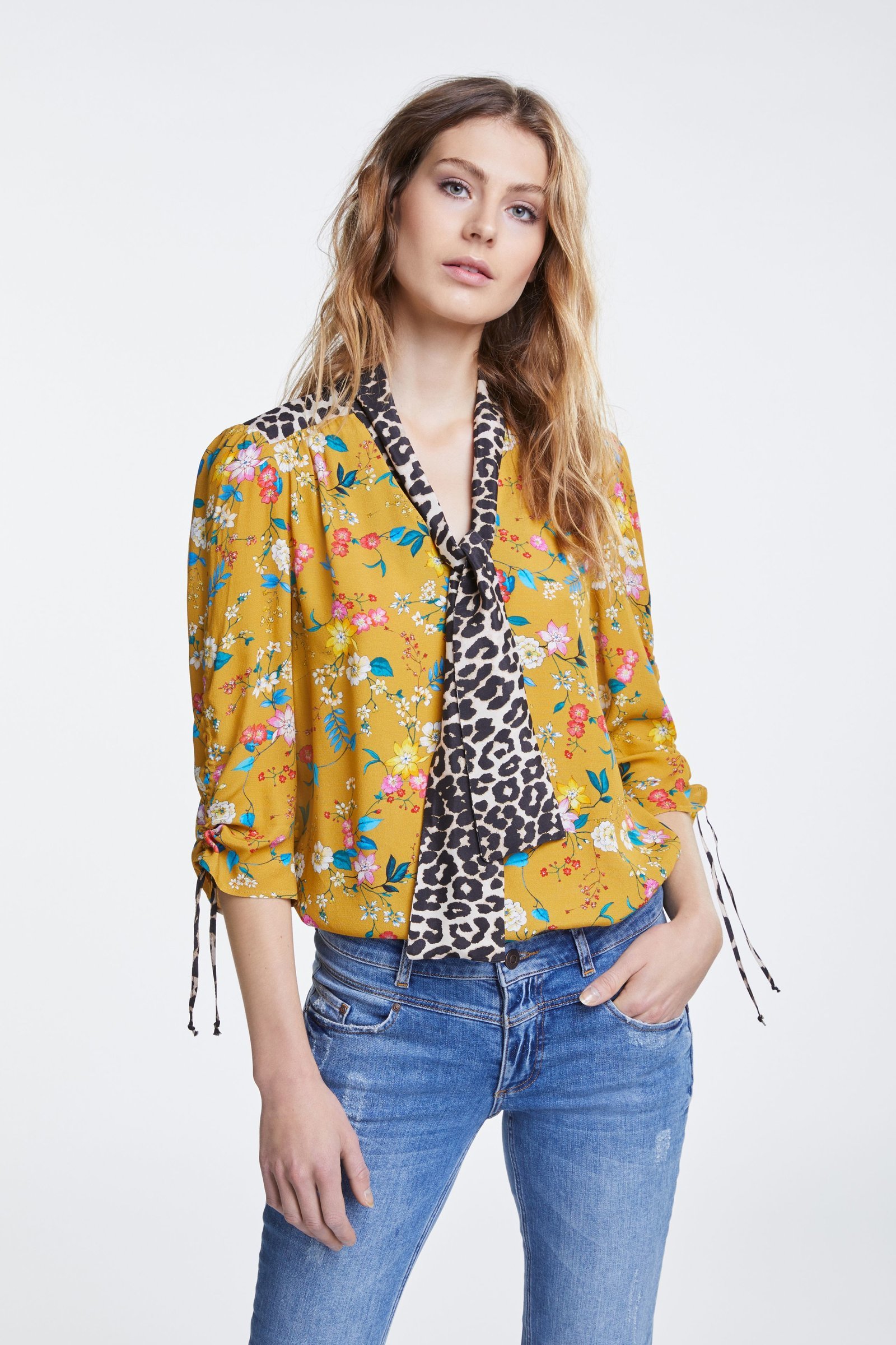 Flora meets Leopard Pussy Bow Blouse OUIBLOUMULTI