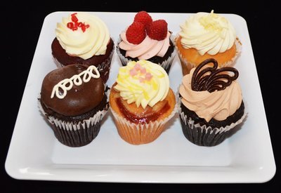 6 pack Variety Cupcakes