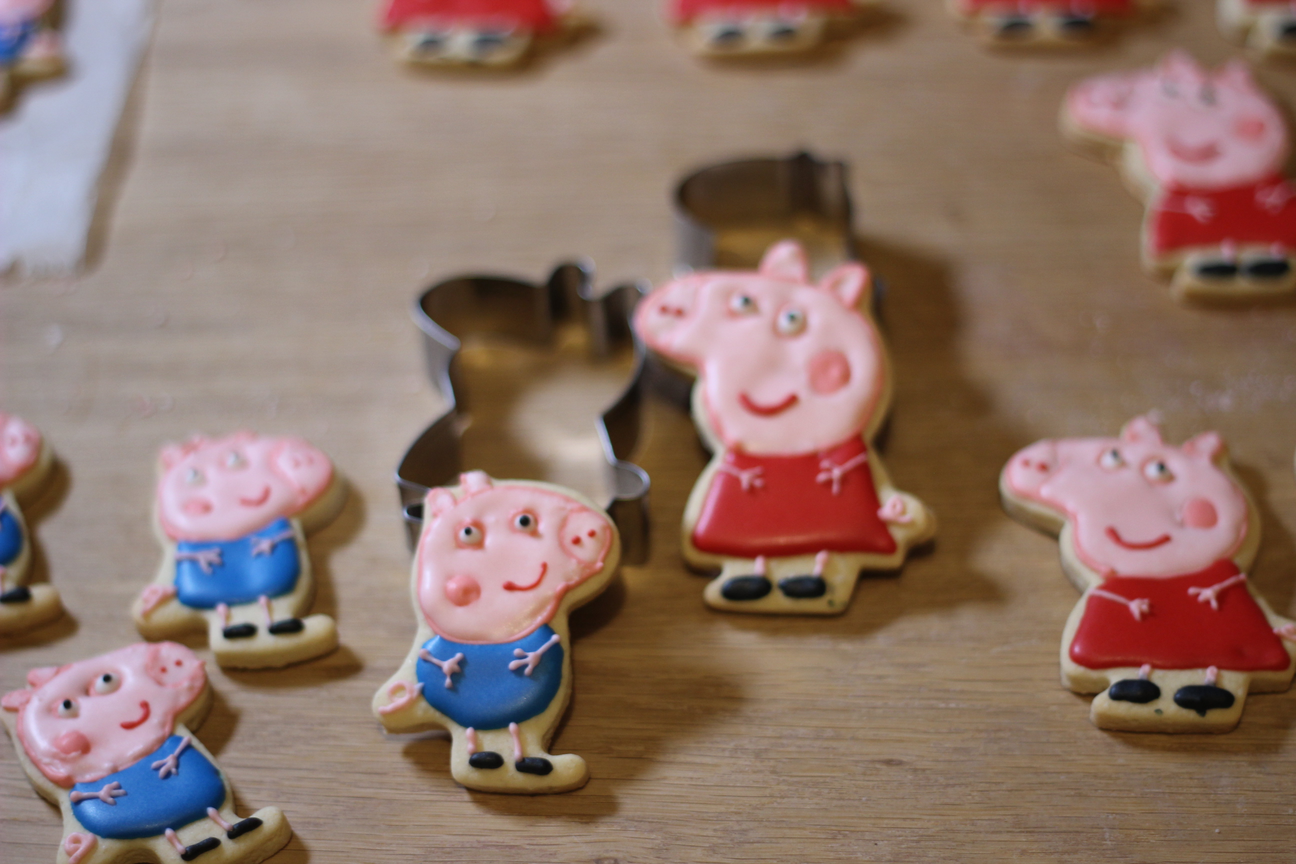 Peppa & George Gingerbread Forms 00011