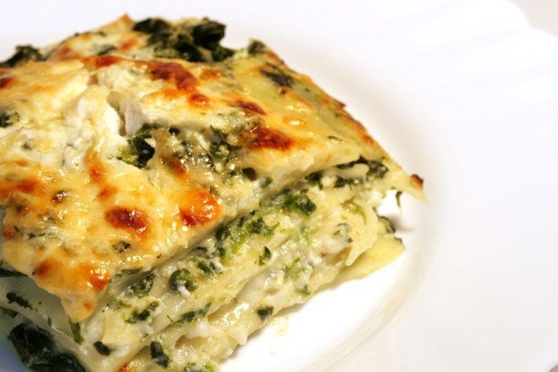 Veggie Lasagna with Tomat/Cucumber Green Salad 010