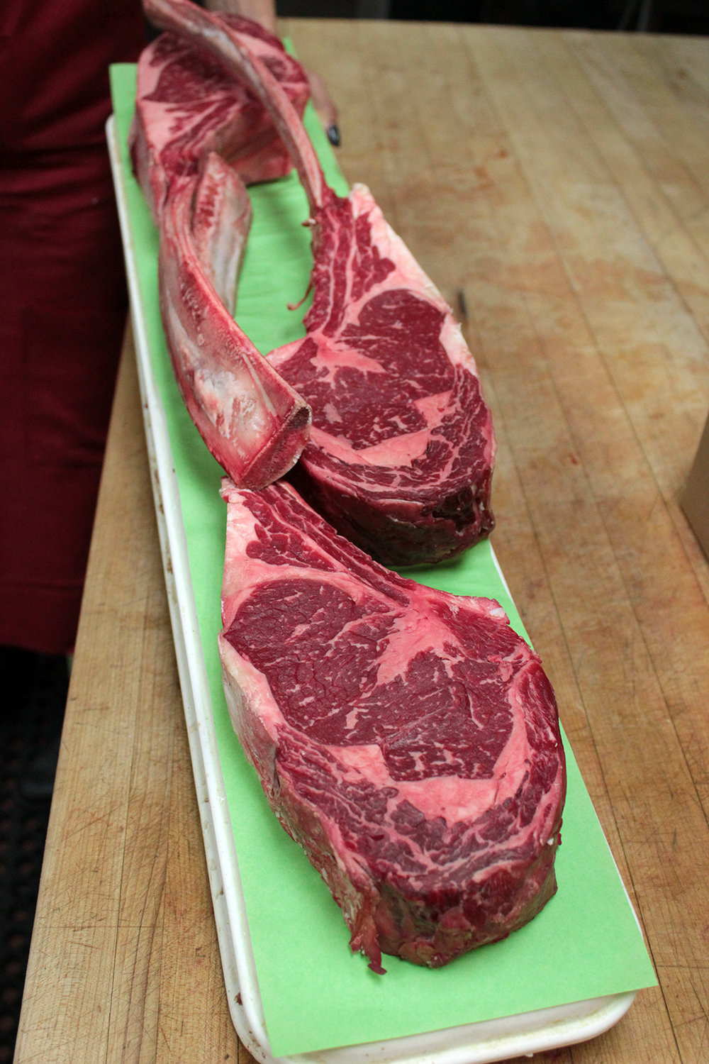 Tomahawk Steak, 2.5lb (40oz) 00098