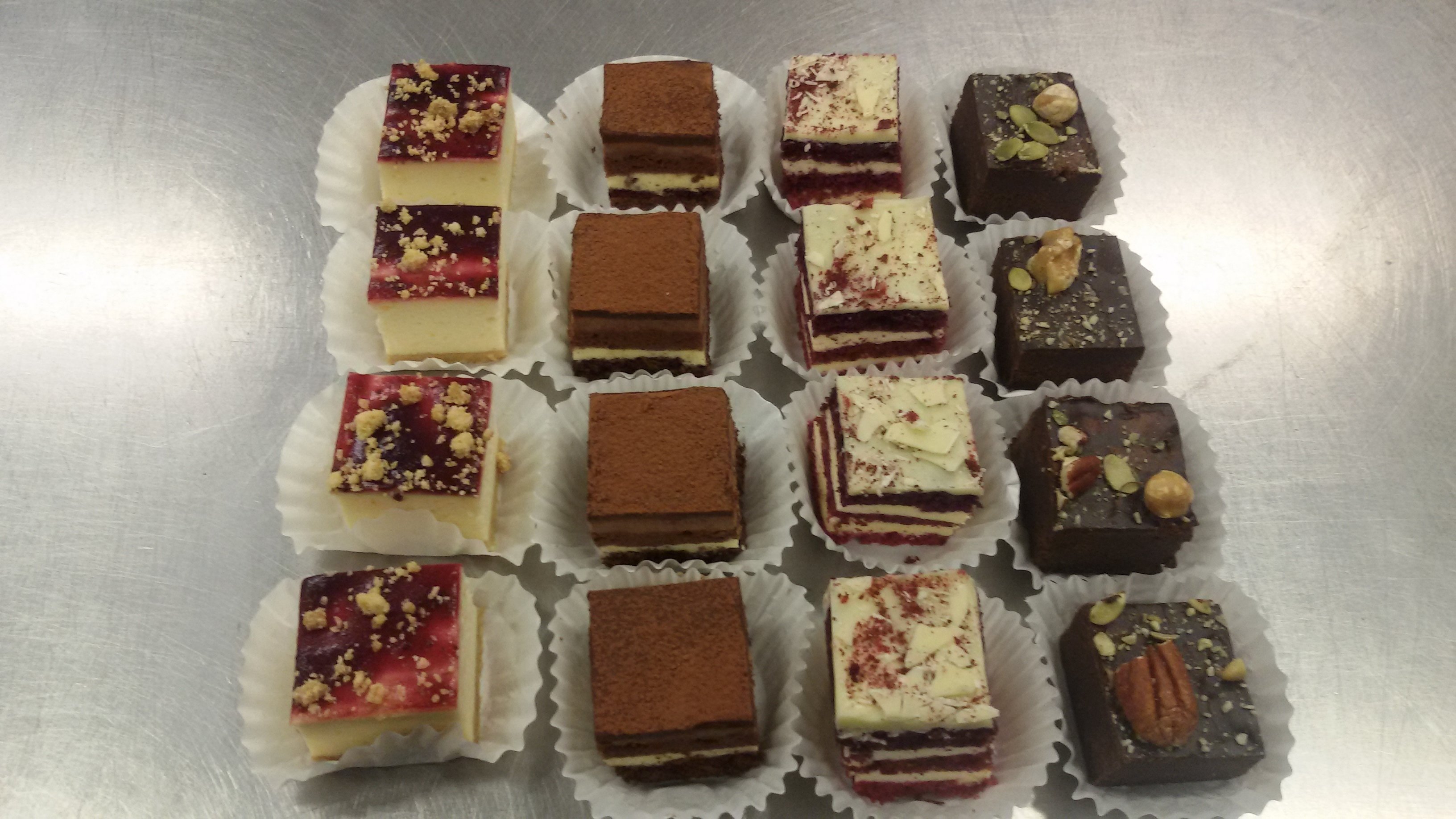Petit Fours 84
