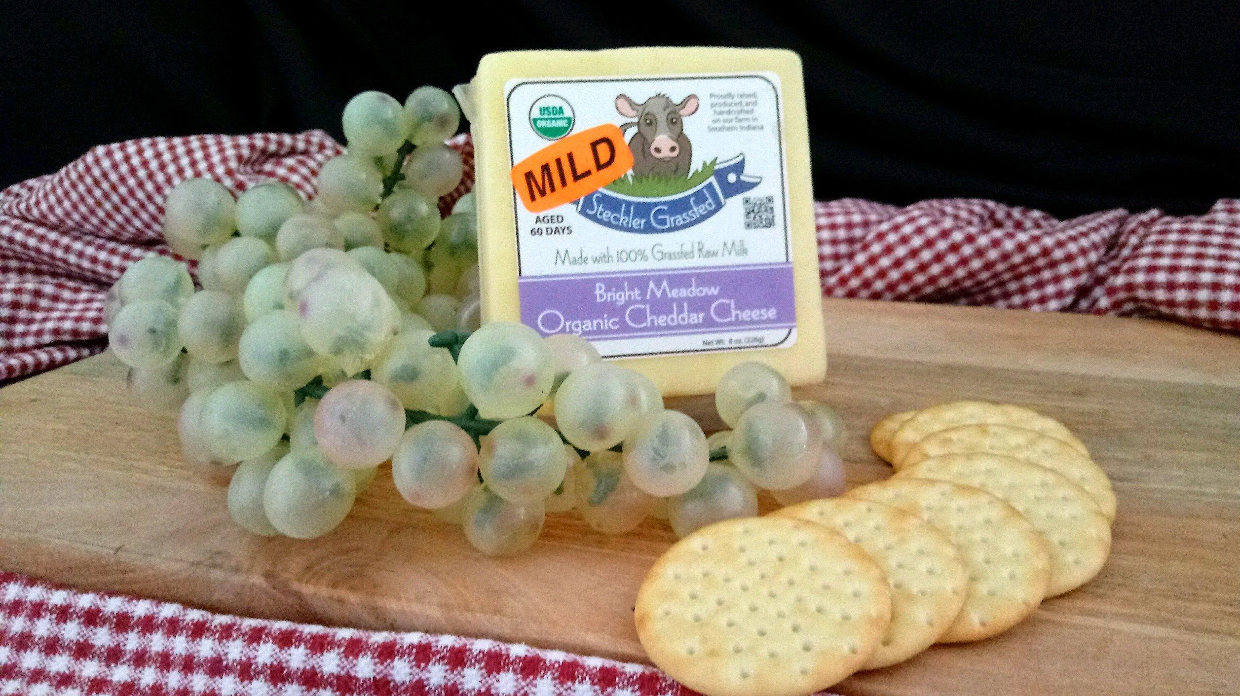 Bright Meadow Mild Cheddar Cheese C-CM18-0008