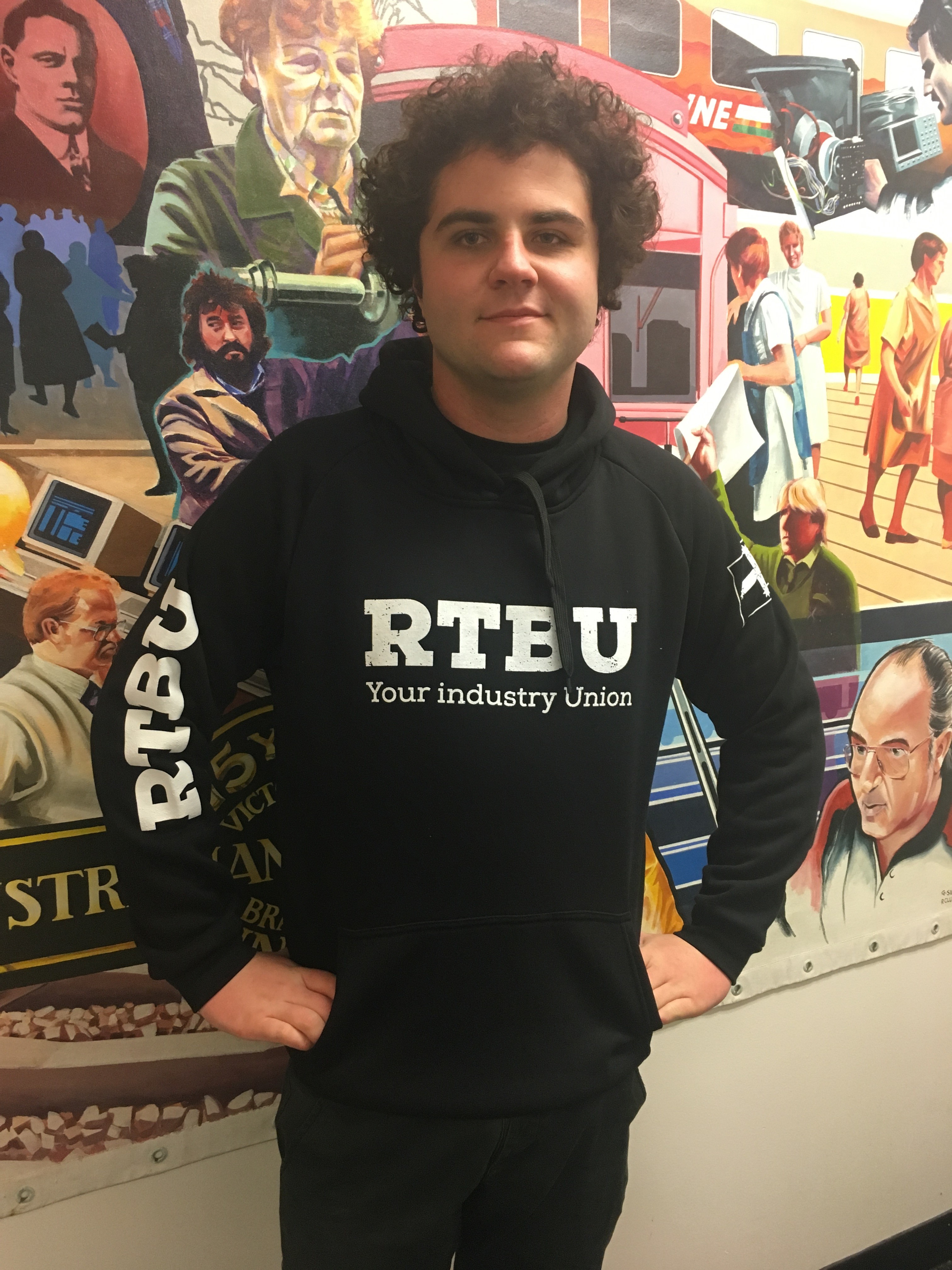 Black Pullover Hoodie 00018
