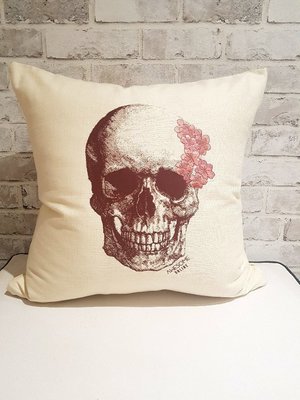 Skully printed on neutral in BROWN Skully printed on neutral in BROWN