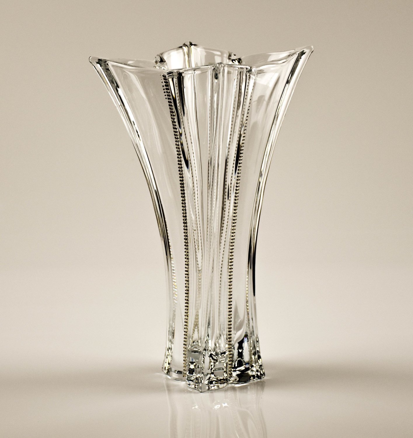 Le Monde Floral Swarovski Bohemian Crystal Vase