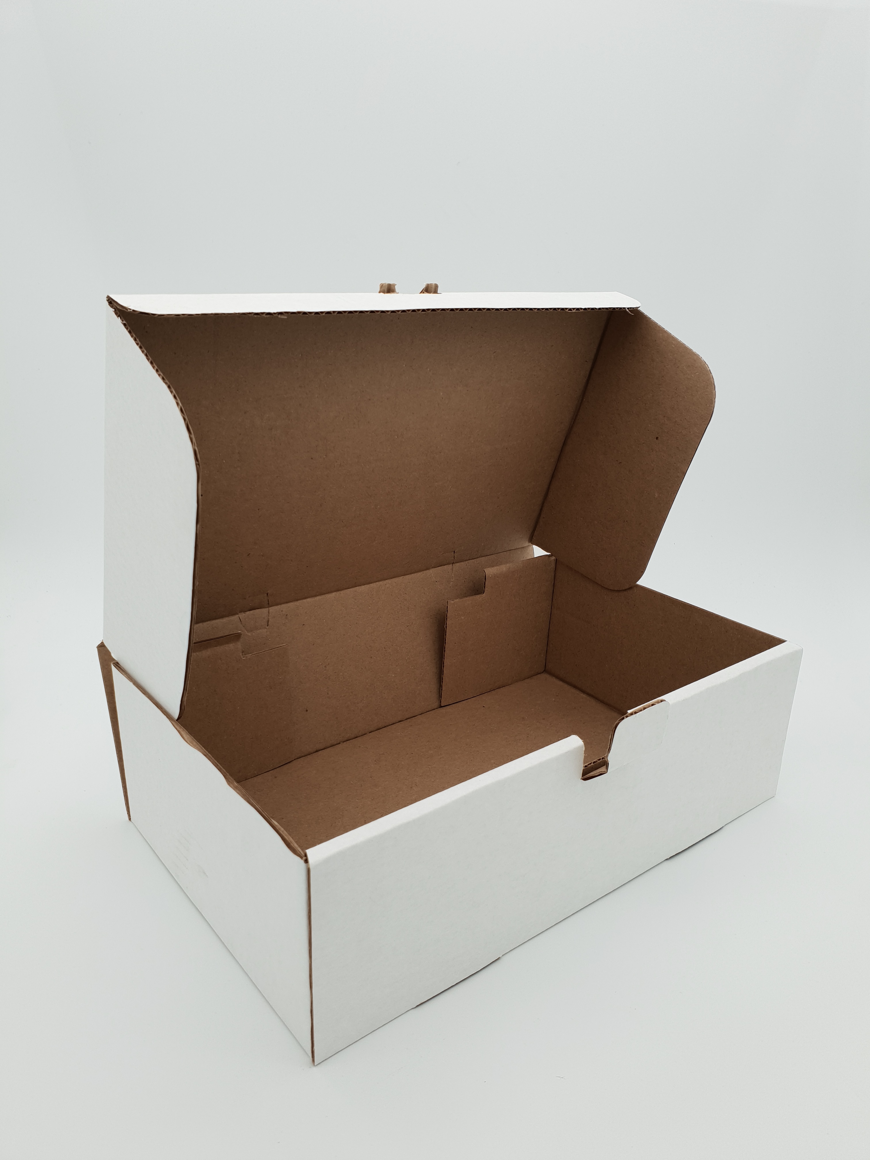 Box Corrugated Rib - 260 x 150 x 60mm - White