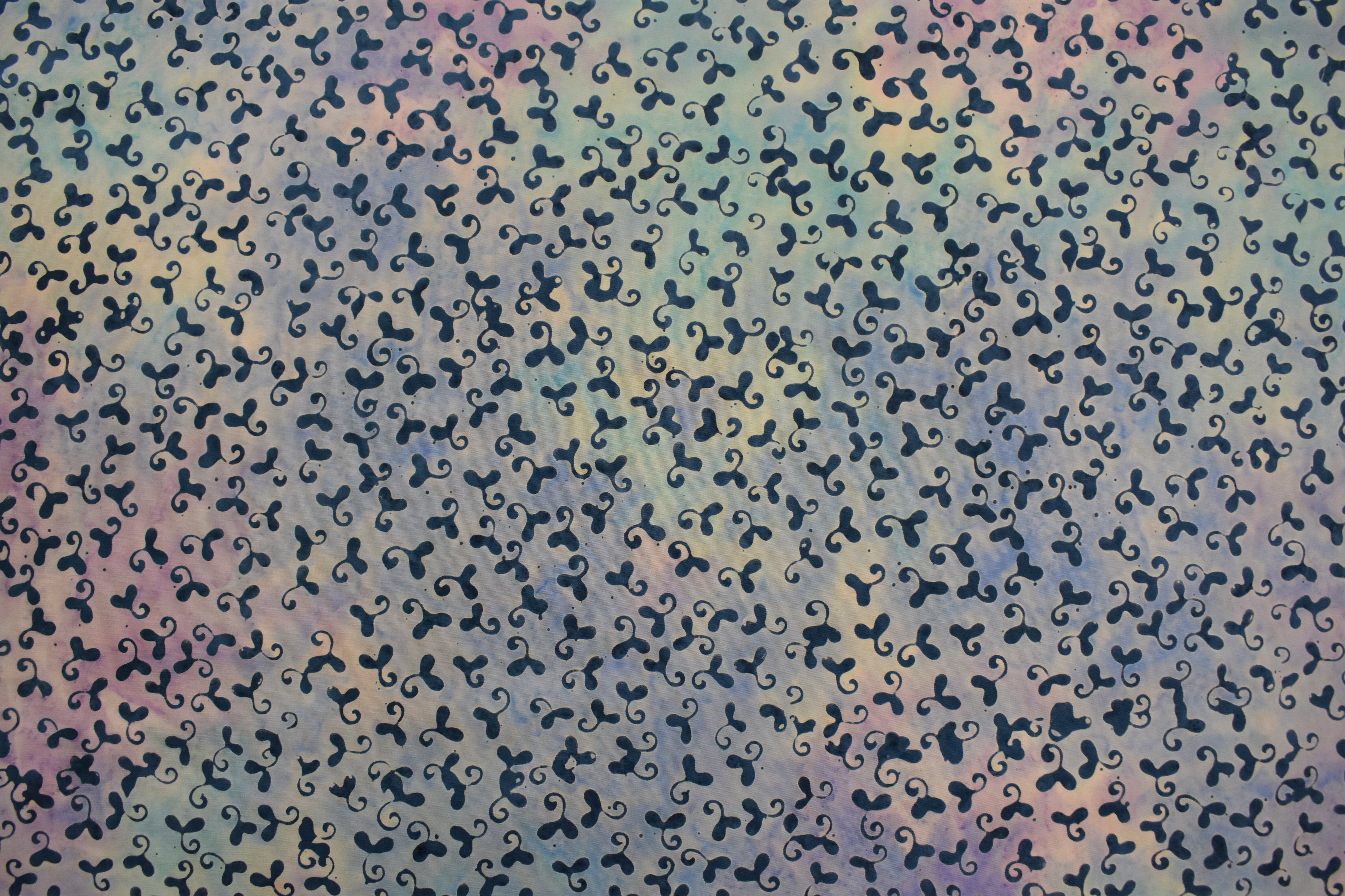 Blue with Blue Shapes G3YNL9Q5