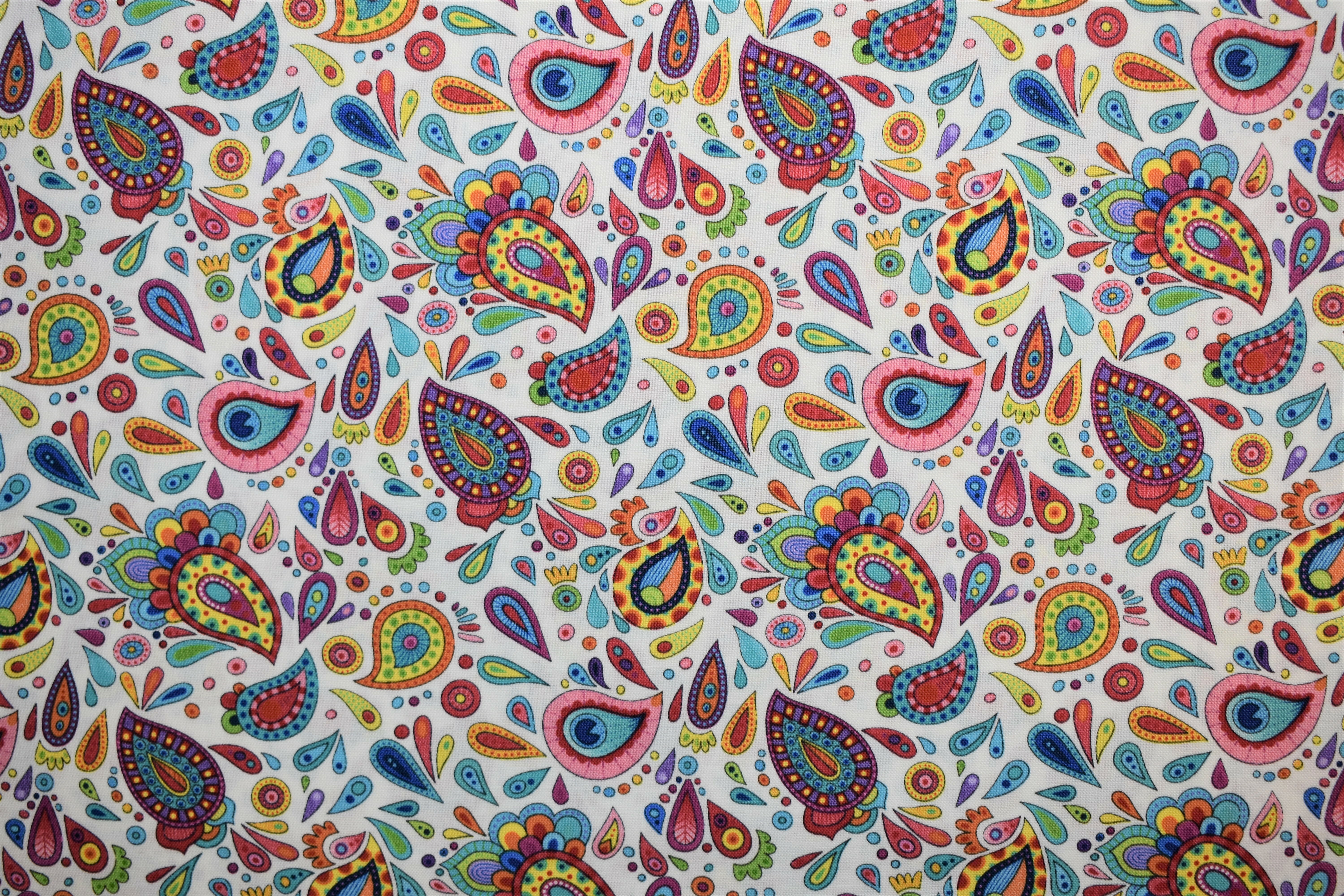 Live Out Loud - Small Paisley - Wilmington Prints 55003