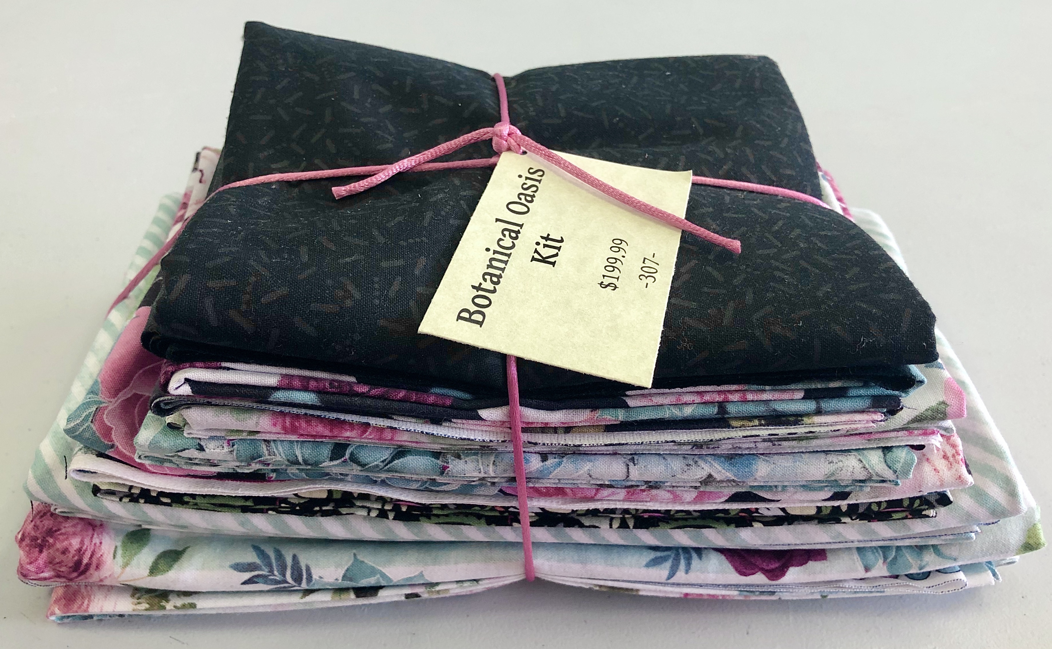 Botanical Oasis Quilt Kit 55018