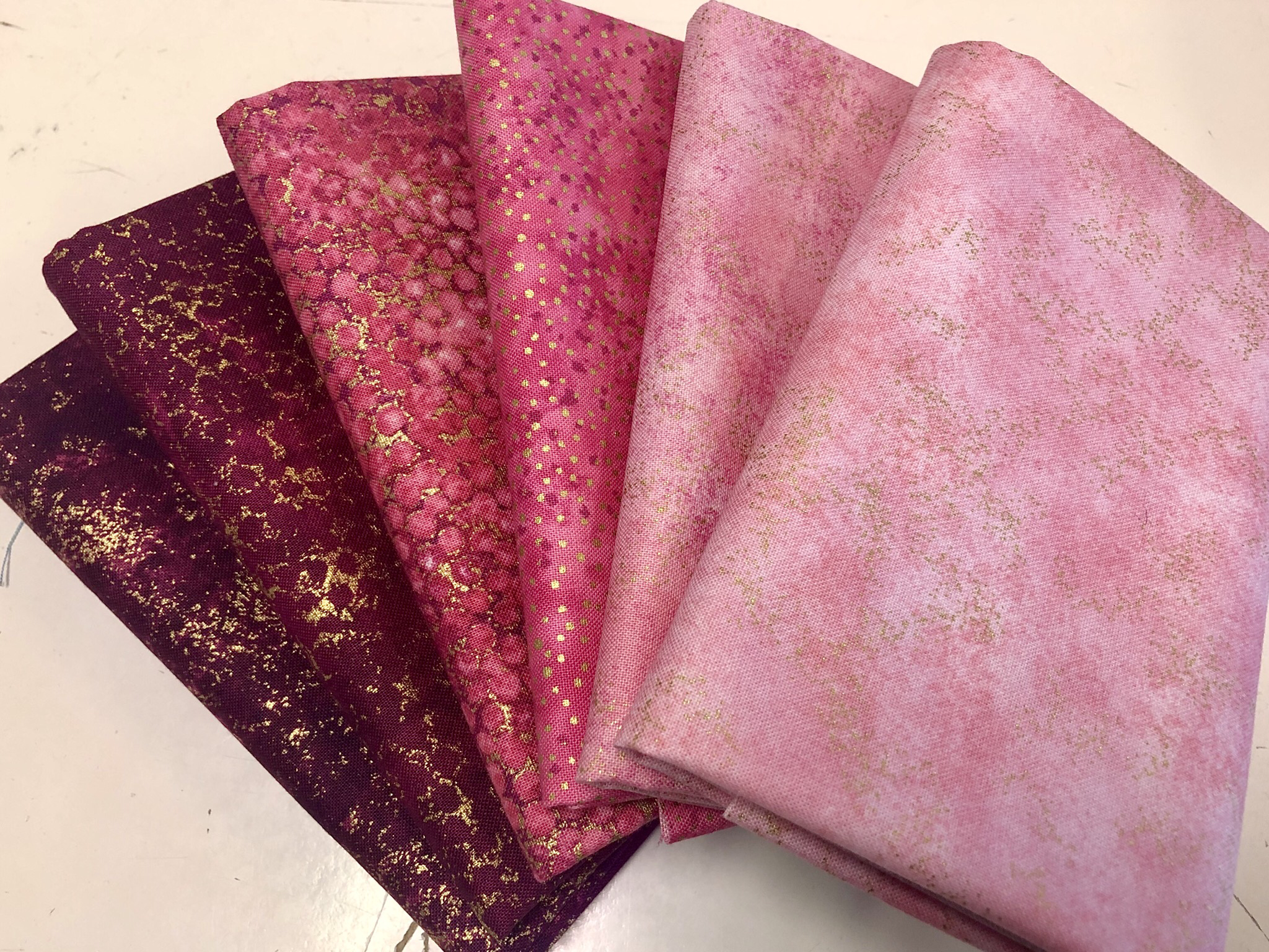 Pink Shimmer Fat Quarter Bundle 55518