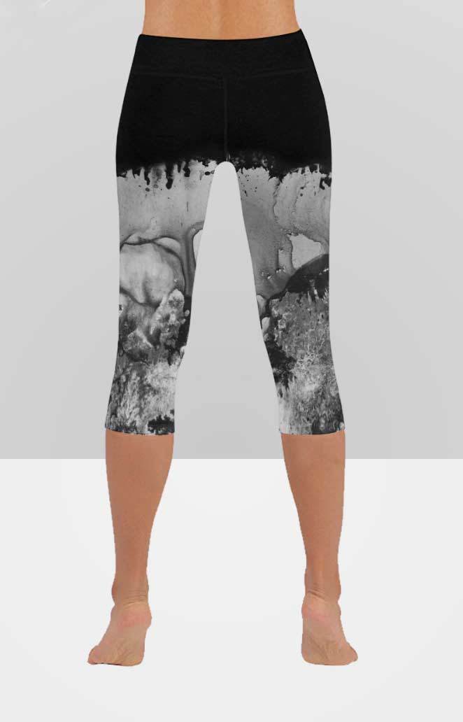 Abstract Capri Leggings - "Beast"