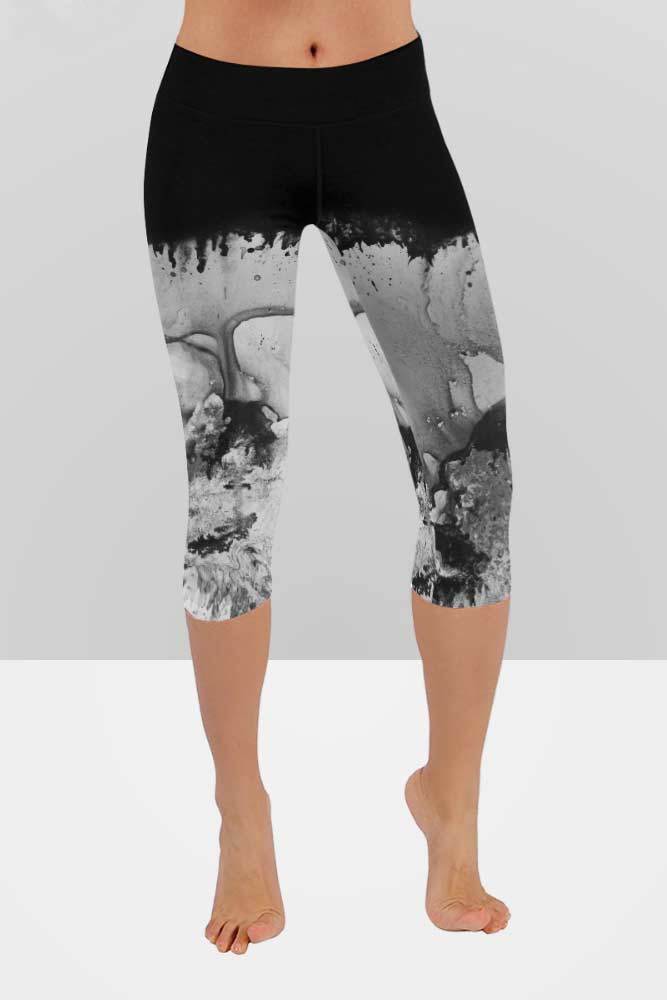 Abstract Capri Leggings - "Beast" 01125