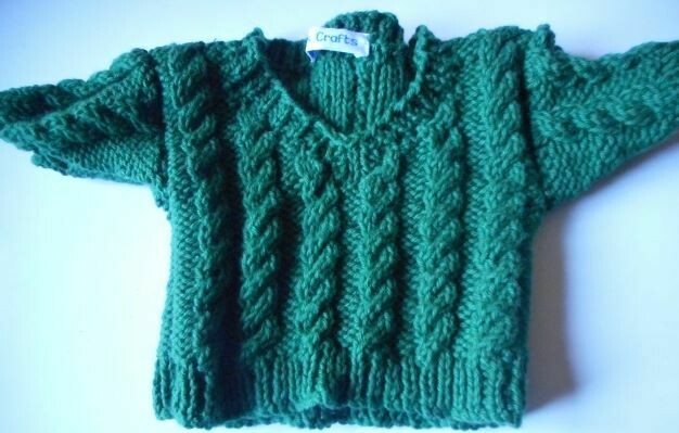 Jumper, racing green cable v neck - bear 36cm/ 14 inches high Jumper, racing green cable v neck - bear 36cm/ 14 inches high