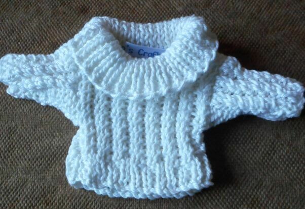 Jumper, cream cable roll neck - small bear 16cm/ 6 inches high Jumper, cream cable roll neck - small bear 16cm/ 6 inches high